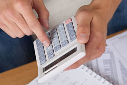 欠款诉讼流程是否需聘请律师代理？